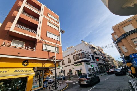 Lägenhet till salu i Torrevieja, Alicante, Spanien 3 sovrum, 110 kvm. Nr. 182821 - foto 7