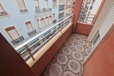 Lägenhet till salu i Torrevieja, Alicante, Spanien 3 sovrum, 110 kvm. Nr. 182821 - foto 8
