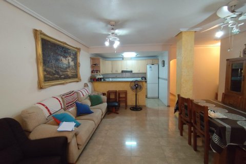 Lägenhet till salu i Torrevieja, Alicante, Spanien 4 sovrum, 107 kvm. Nr. 182820 - foto 3