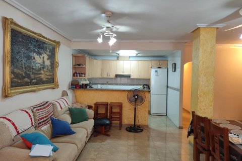 Lägenhet till salu i Torrevieja, Alicante, Spanien 4 sovrum, 107 kvm. Nr. 182820 - foto 2