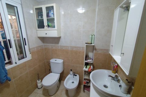Lägenhet till salu i Torrevieja, Alicante, Spanien 4 sovrum, 107 kvm. Nr. 182820 - foto 13