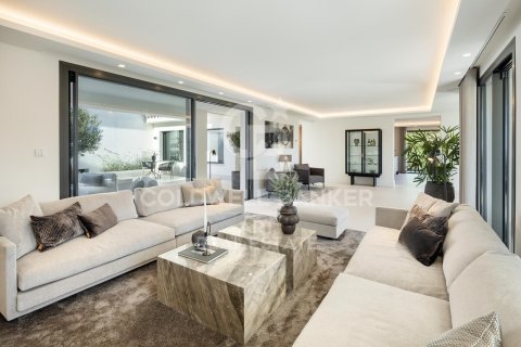 Villa à vendre à Marbella, Malaga, Espagne, 5 chambres, 648 m2 No. 158900 - photo 3