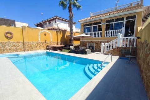 Villa for sale Torrevieja, Alicante, Spain 6 bedrooms, 400 sq.m. No. 113139 - photo 1