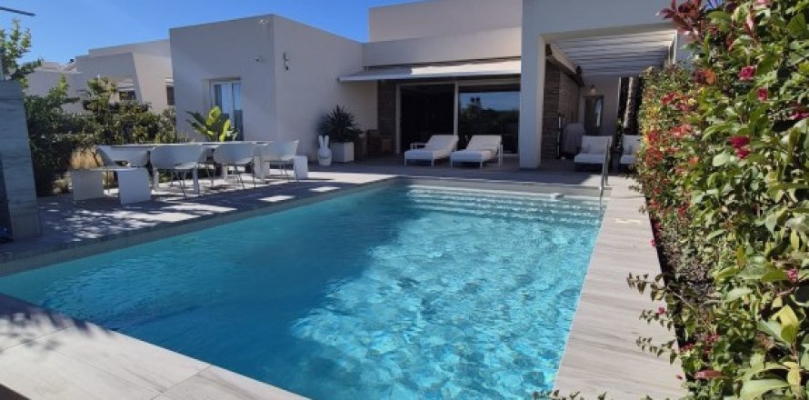 Villa in Lomas De La Juliana, Alicante, Spanien 2 Schlafzimmer, 132 m2 Nr. 146492