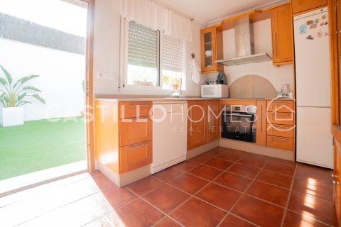 Villa en venta Torre de la Horadada, Alicante, España 5 dormitorios, 119 m2 No. 137670 - foto 10