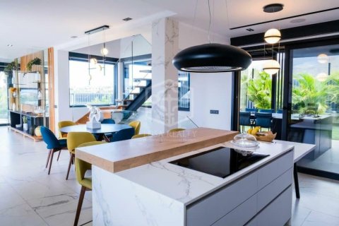 Villa in vendita a Adeje, Tenerife, Spagna 4 camere da letto, 306 mq. N° 140521 - foto 5