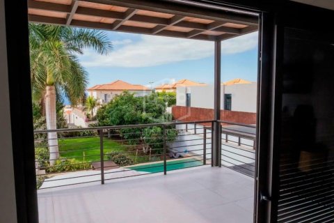 Villa in vendita a Adeje, Tenerife, Spagna 5 camere da letto, 550 mq. N° 140522 - foto 24