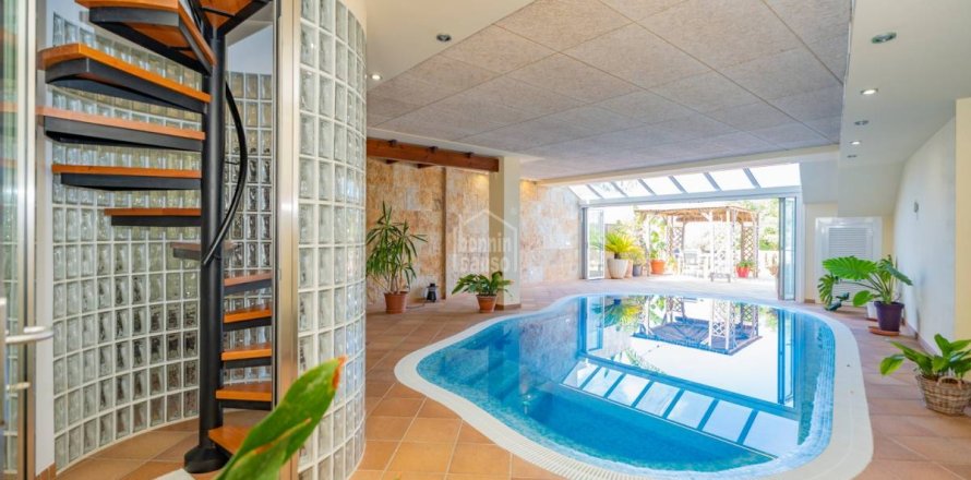 Kaupunkipientalo Alaior, Menorca, Espanja 5 makuuhuonetta, 327 m2 No. 140520