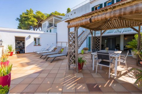 Kaupunkipientalo myytävänä Alaior, Menorca, Espanja, 5 makuuhuonetta, 327 m2 No. 140520 - kuva 4