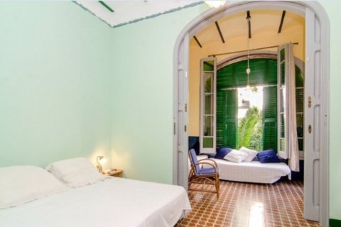 Продажа коммерческой недвижимости в Ситжес, Барселона, Испания 475м2 №140918 - фото 1