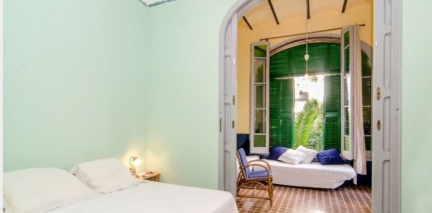 Коммерческая недвижимость в Ситжес, Барселона, Испания 475м2 №140918