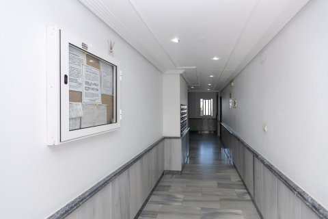 Apartamento en venta en La Zenia, Alicante, España 2 dormitorios,  No. 190136 - foto 18