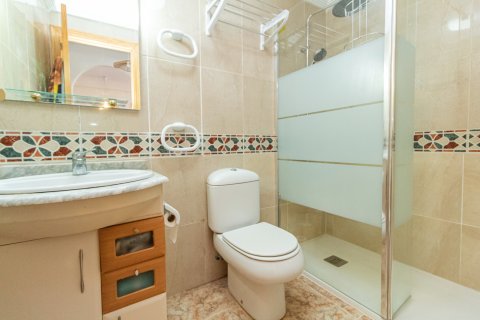 Apartamento en venta en La Zenia, Alicante, España 2 dormitorios,  No. 190136 - foto 16