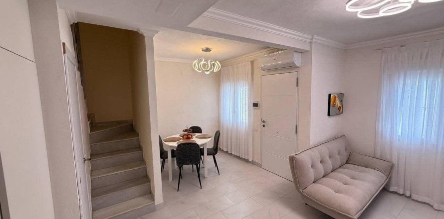 Radhus i Torrevieja, Alicante, Spanien 3 sovrum, 70 kvm. Nr. 190131