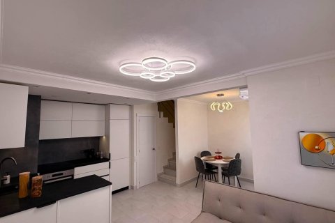 Radhus till salu i Torrevieja, Alicante, Spanien 3 sovrum, 70 kvm. Nr. 190131 - foto 2