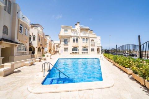 Apartamento en venta en Torrevieja, Alicante, España 2 dormitorios, 72 m2 No. 190133 - foto 11