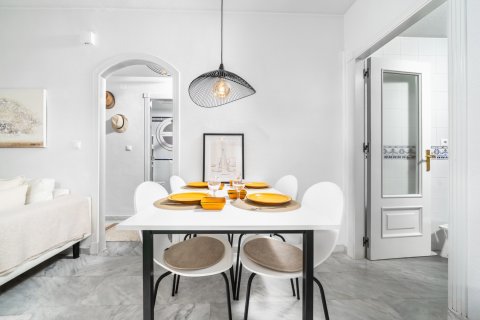 Apartamento en venta en Torrevieja, Alicante, España 2 dormitorios, 72 m2 No. 190133 - foto 3