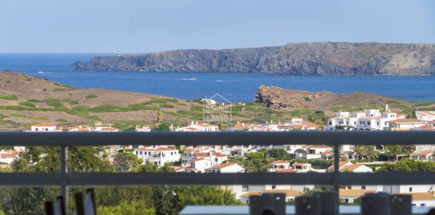 Apartment in Es Mercadal, Menorca, Spain 4 bedrooms, 121 sq.m. No. 195198