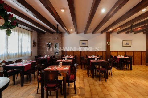 Lokal usługowy w Malgrat de Mar, Barcelona, Hiszpania 24 sypialnie, 1100 mkw. nr 167919 – zdjęcie 4