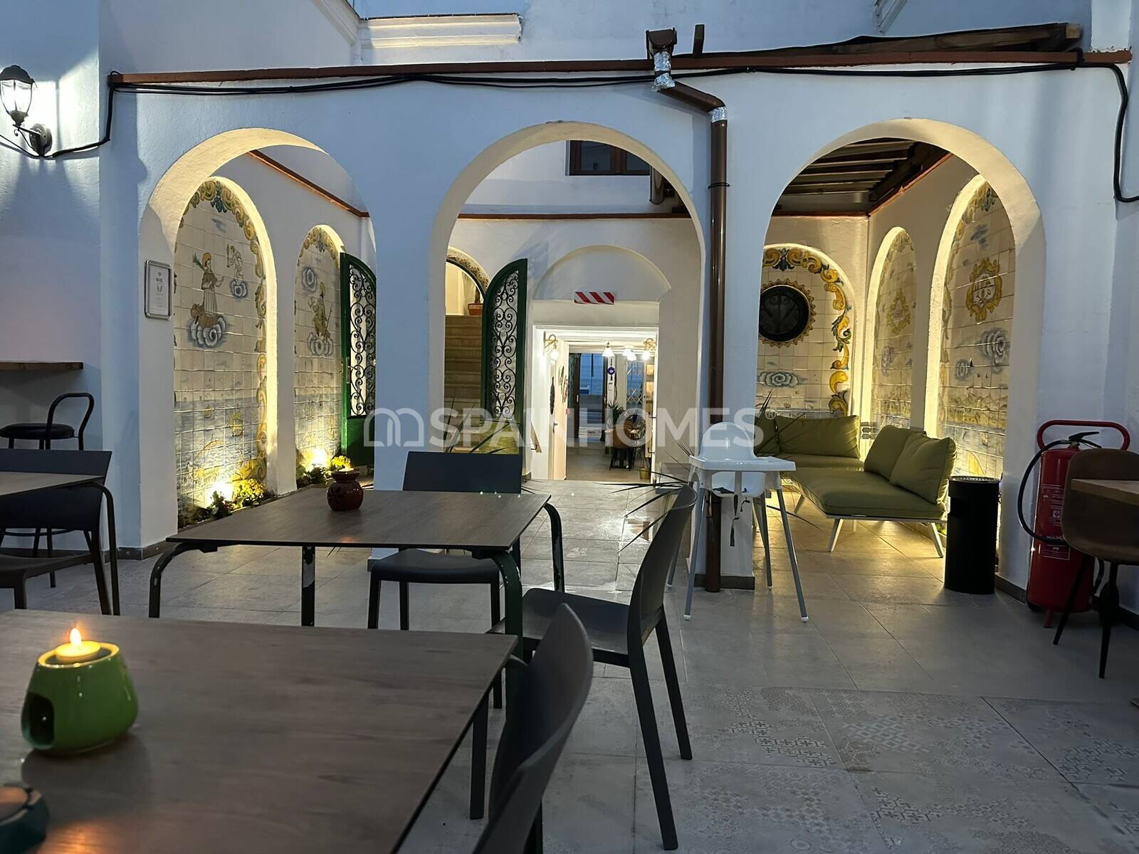 Commercial property à El Masnou, Barcelona, Espagne 20 chambres, 676 m2 No. 167918