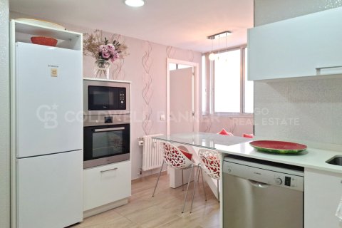 Lägenhet för uthyrning i Vigo, Pontevedra, Spanien 3 sovrum, 132 kvm. Nr. 179225 - foto 7
