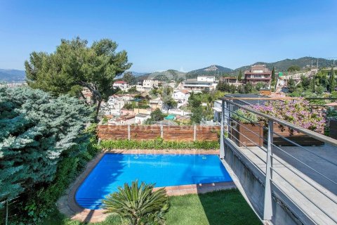 House à louer à Esplugues de Llobregat, Barcelona, Espagne, 5 chambres, 490 m2 No. 179228 - photo 3