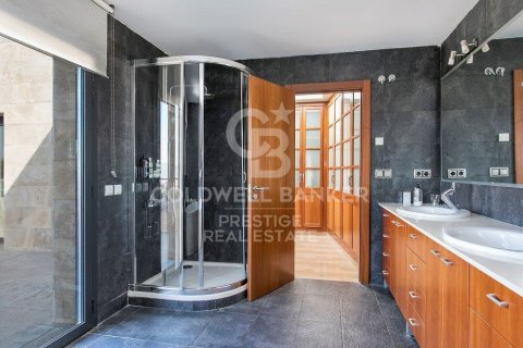 House à louer à Esplugues de Llobregat, Barcelona, Espagne, 5 chambres, 490 m2 No. 179228 - photo 15