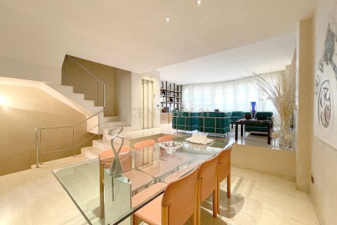 House in Manresa, Barcelona, Spain 4 bedrooms, 446 sq.m. No. 186334