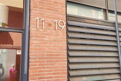Autotallit myytävänä Barcelona, Espanja , 8 m2 No. 186573 - kuva 2