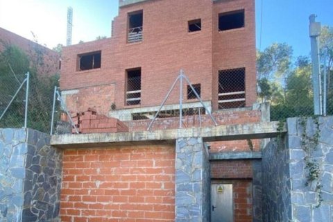 House in Mataro, Barcelona, Spain 2 bedrooms, 198 sq.m. No. 186574