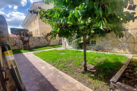 Townhouse for rent Prado Norte, Madrid, Spain 7 bedrooms, 370 sq.m. No. 105823 - photo 25