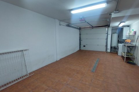 Townhouse for rent Prado Norte, Madrid, Spain 7 bedrooms, 370 sq.m. No. 105823 - photo 24