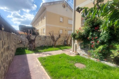Townhouse for rent Prado Norte, Madrid, Spain 7 bedrooms, 370 sq.m. No. 105823 - photo 26