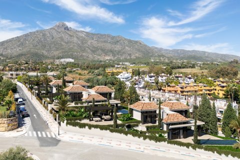 Villa for sale in Marbella, Malaga, Spain 4 bedrooms, 551.92 sq.m. No. 174780 - photo 12