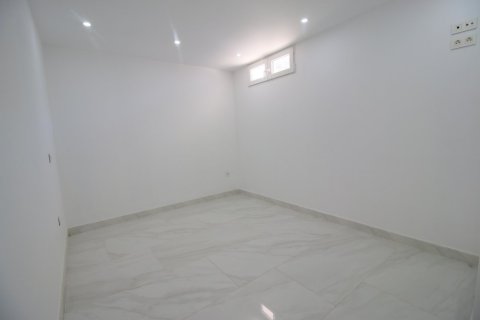 Apartment for sale in La Torre, Alicante, Spain 4 bedrooms, 330 sq.m. No. 165071 - photo 18