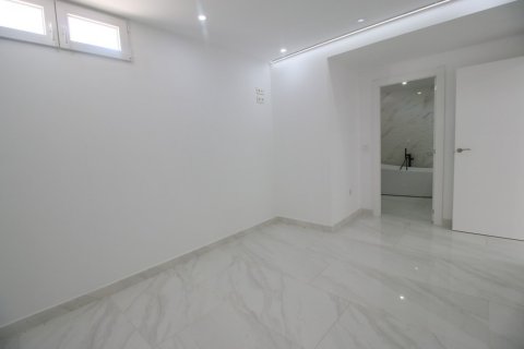 Apartment for sale in La Torre, Alicante, Spain 4 bedrooms, 330 sq.m. No. 165071 - photo 24