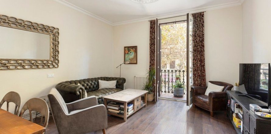 Apartamento en Barcelona, España 2 dormitorios, 114 m2 No. 156652