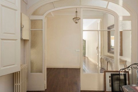 Apartamento en venta en Barcelona, España 2 dormitorios, 114 m2 No. 156652 - foto 5