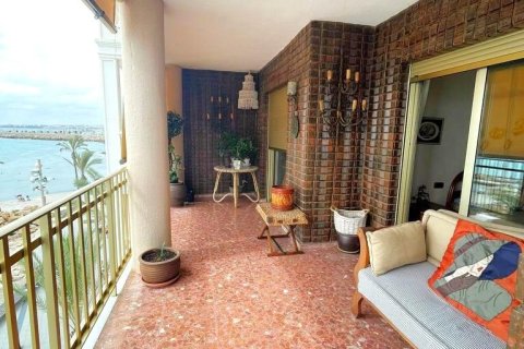 Lägenhet till salu i Torrevieja, Alicante, Spanien 4 sovrum, 130 kvm. Nr. 156267 - foto 12