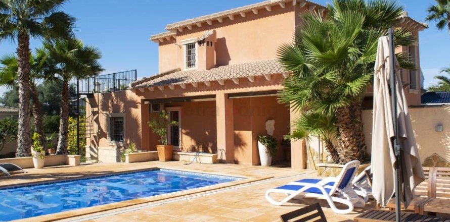 Villa a Ciudad Quesada, Alicante, Spagna 5 camere da letto, 367 mq. N° 145497