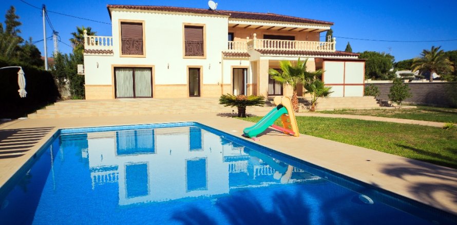 Villa à Cabo Roig, Alicante, Espagne 3 chambres, 294 m2 No. 145500
