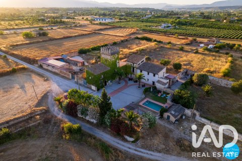 Linnat Tortosa, Tarragona, Espanja 8 makuuhuonetta, 775 m2 No. 192181