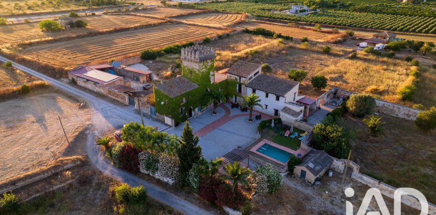 Pils Tortosa, Tarragona, Spānijā 8 istabas, 775 m2 Nr. 192181