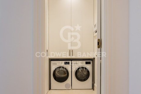 Apartment for sale in Madrid, Spain 4 bedrooms, 307 sq.m. No. 157771 - photo 13