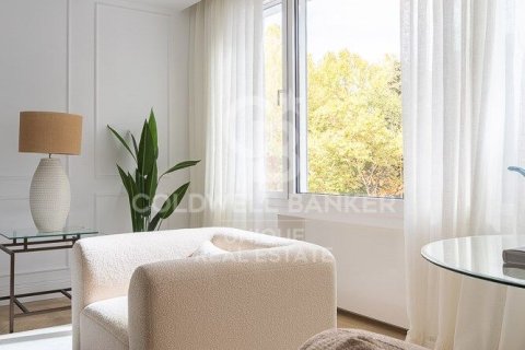 Apartment for sale in Madrid, Spain 4 bedrooms, 307 sq.m. No. 157771 - photo 8