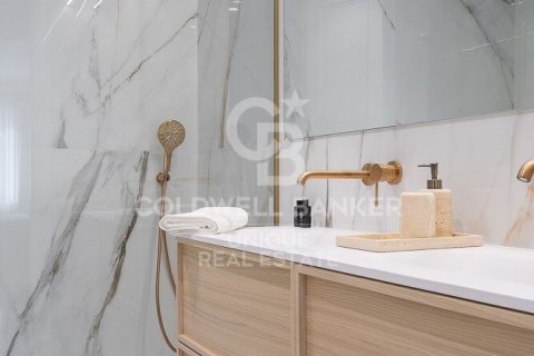 Apartment for sale in Madrid, Spain 4 bedrooms, 307 sq.m. No. 157771 - photo 18