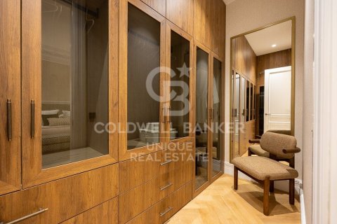 Apartment for sale in Madrid, Spain 4 bedrooms, 307 sq.m. No. 157771 - photo 24