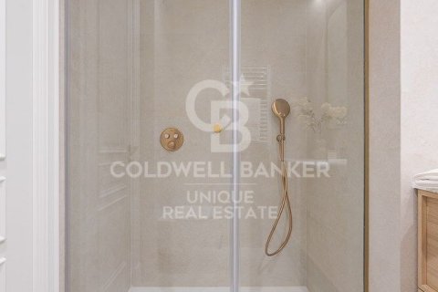 Apartment for sale in Madrid, Spain 4 bedrooms, 307 sq.m. No. 157771 - photo 22