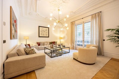 Apartament w Madrid, Hiszpania 4 sypialnie, 307 mkw. nr 157771