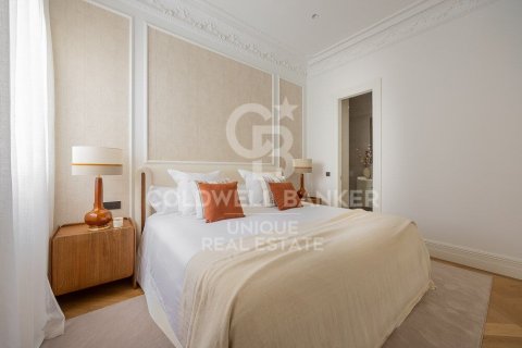 Apartment for sale in Madrid, Spain 4 bedrooms, 307 sq.m. No. 157771 - photo 20